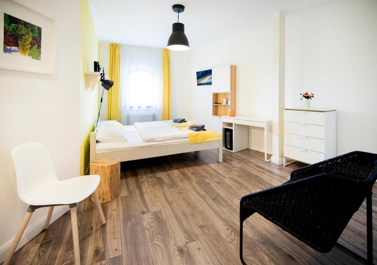 Kostel Panzio Hotel Kesztolc Luaran gambar